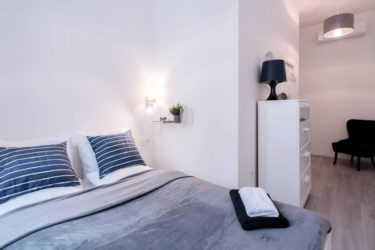 Central Brand New And Modern Apartment Будапеща Екстериор снимка