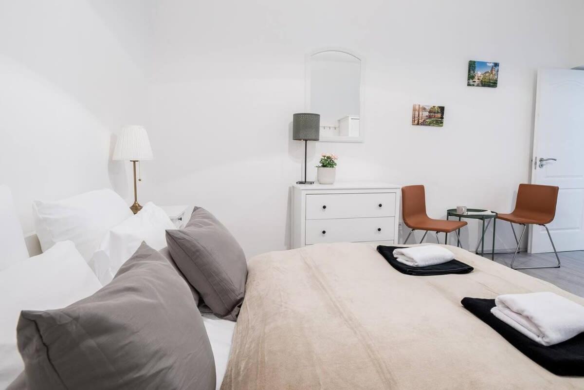 Central Brand New And Modern Apartment Будапеща Екстериор снимка