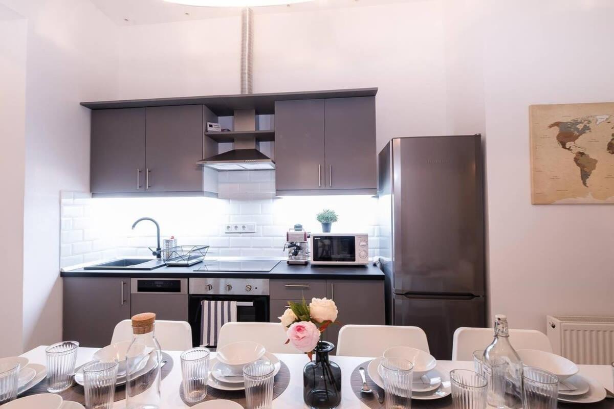 Central Brand New And Modern Apartment Будапеща Екстериор снимка