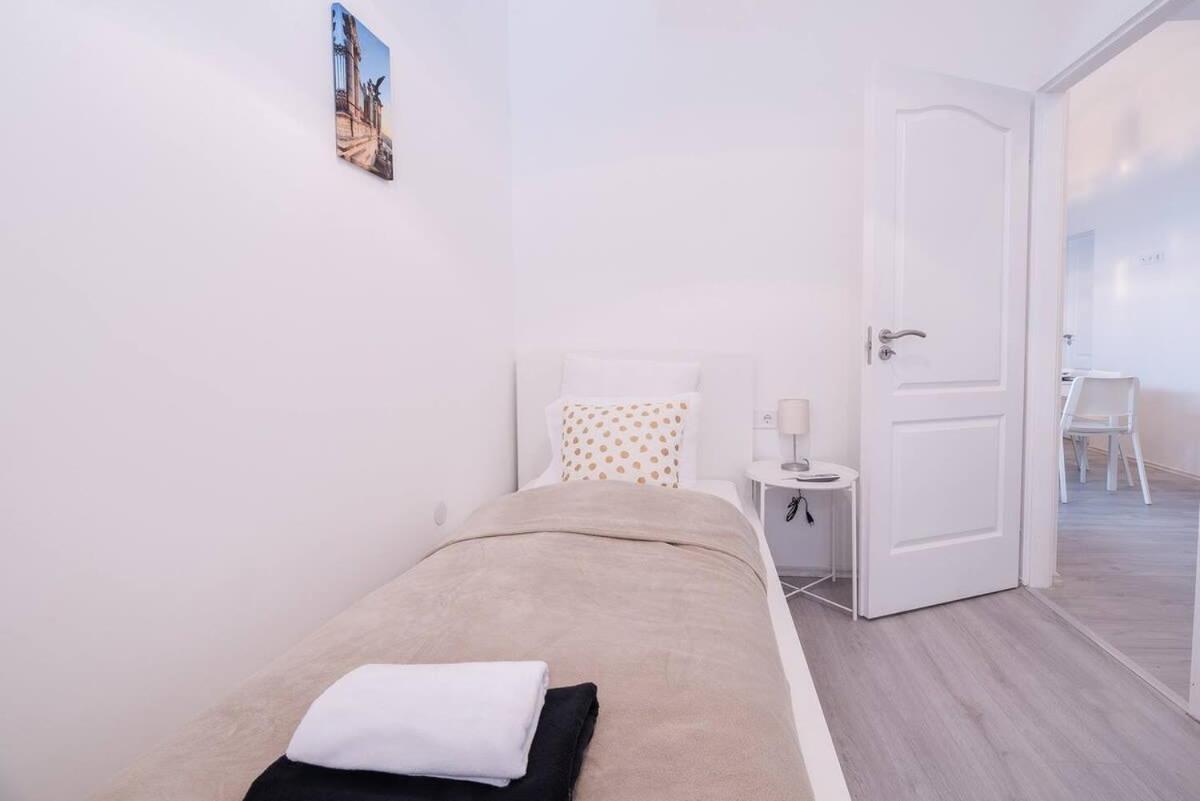 Central Brand New And Modern Apartment Будапеща Екстериор снимка