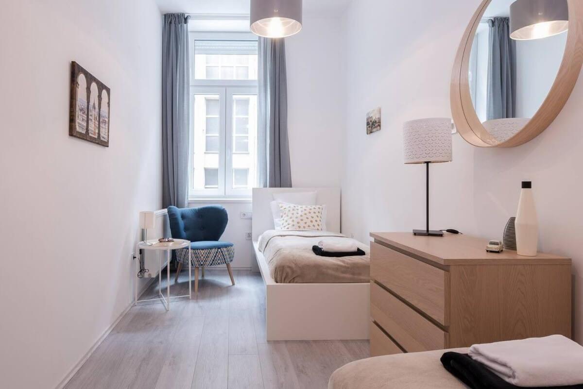 Central Brand New And Modern Apartment Будапеща Екстериор снимка