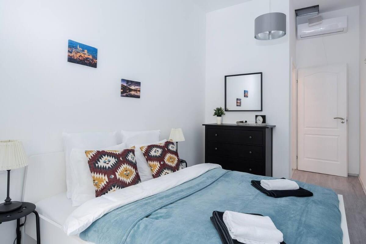 Central Brand New And Modern Apartment Будапеща Екстериор снимка