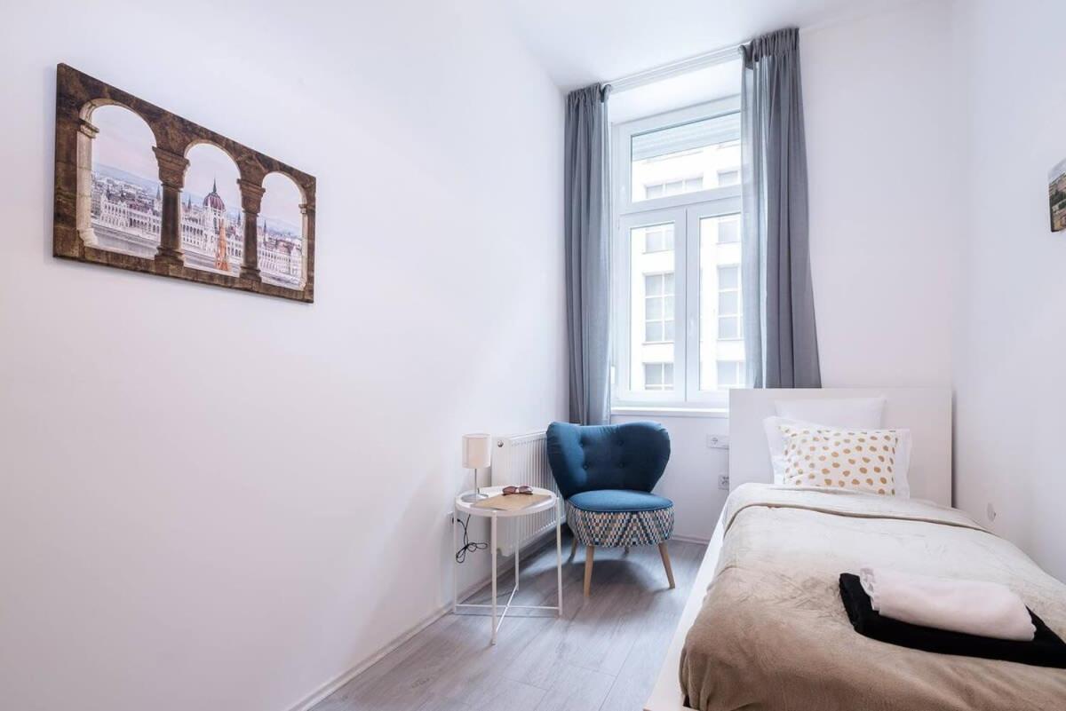 Central Brand New And Modern Apartment Будапеща Екстериор снимка